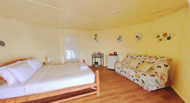 Коттедж Superior с балконом и с видом на океан Pareehut Resort Koh Sichang