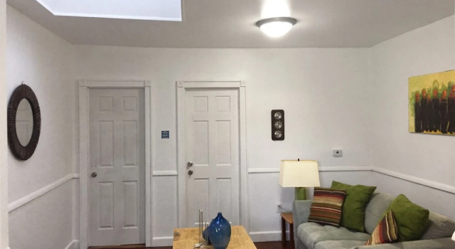 New York, NY by Racpanos, Забронировать Отель Джерси-Сити North Jersey, рядом с Lafayette Park