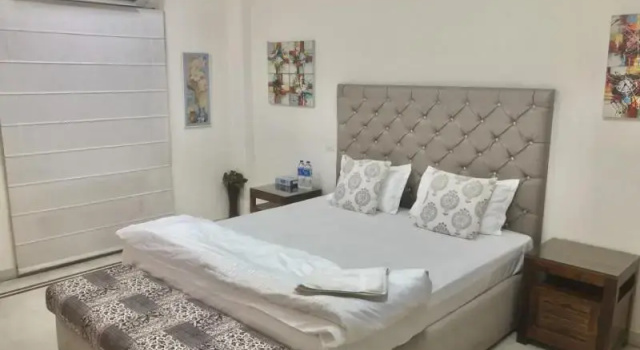 Kuvera Home Stay, Забронировать Отель Мальвия Нагар Нью-Дели