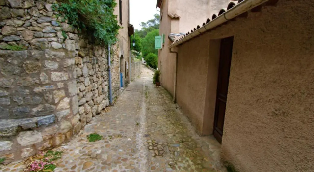 Traditional Provencal Stone House, Забронировать Отель Отели Green Provence с парковкой, Парковка