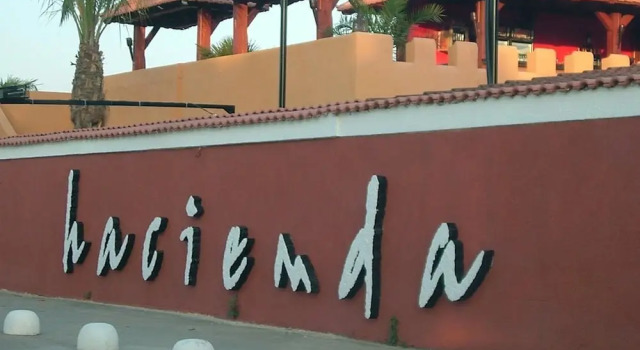 Modern Villa With Private Swimming Pool, Nice Garden With Roofed Terrace, BBQ