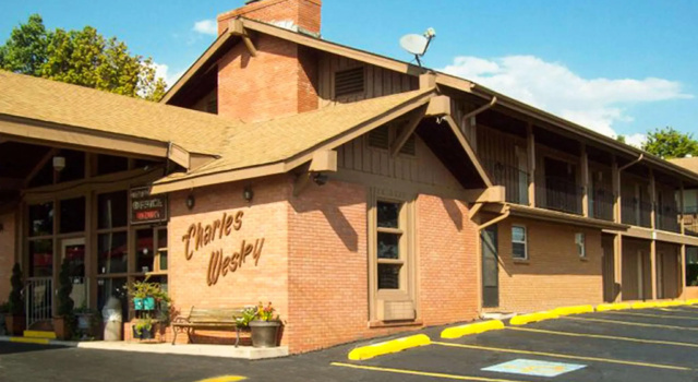 Charles Wesley Motor Lodge, Book Mini-hotel Broken Bow Oklahoma