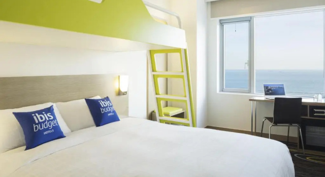 Двухместный семейный номер Standard с видом на океан ibis budget Ambassador Busan Haeundae