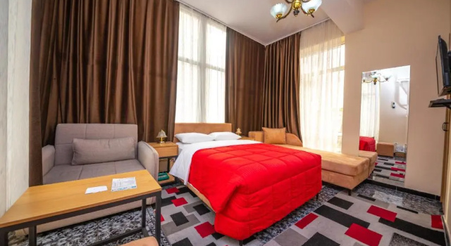 Трёхместный номер Standard Hotel Pik Loti