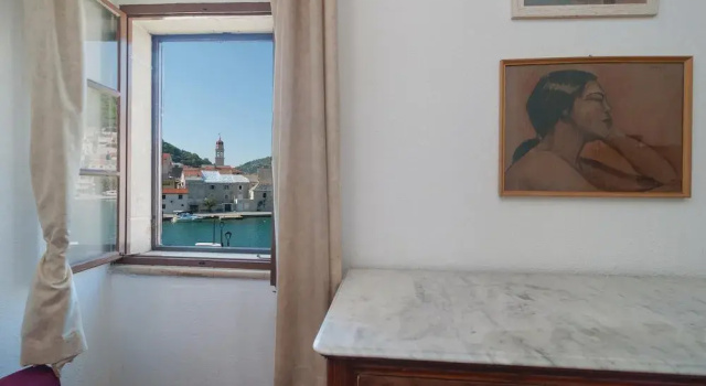 Beautiful Apartment in Pucisca With 1 Bedrooms and Wifi