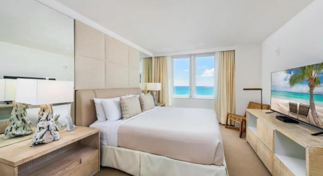 3 Bedroom Direct Ocean located at 1 Hotel & Homes Miami Beach -1544, Забронировать Отель Отели Майами-Бич с парковкой, Парковка