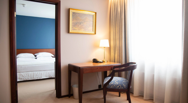 Отель Holt - The Art Hotel
