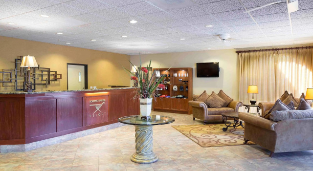 Borrego Springs Resort, Забронировать Курортный отель Боррего-Спрингс San Diego County