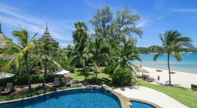 Двухместный люкс Grand Deluxe с видом на сад Royal Muang Samui Villas