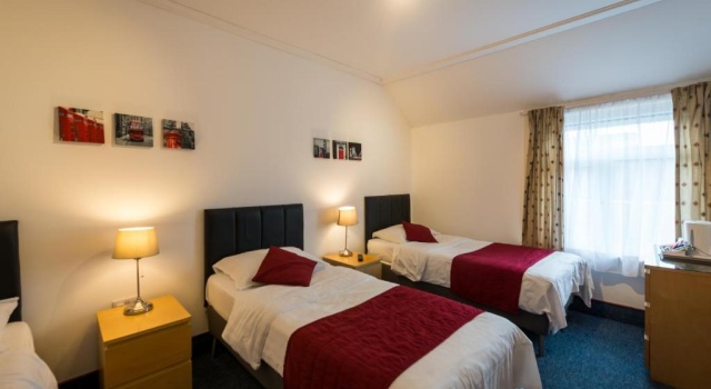 Трёхместный номер Standard Adria Hotel