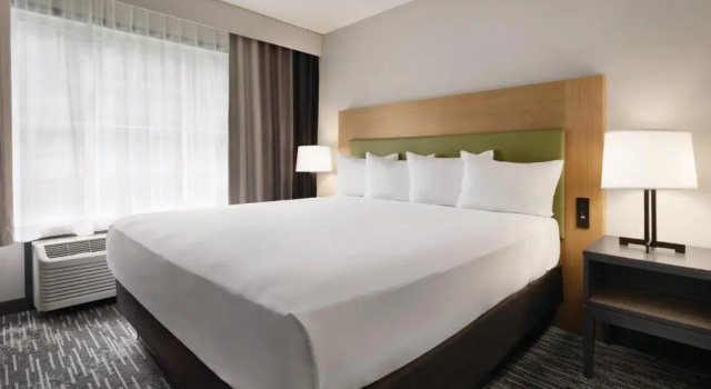 Люкс Country Inn & Suites by Radisson, Detroit Lakes, MN
