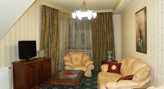 Atrium Hotel, Book Hotel Ivano-Frankivsk hoteller med parkering, Parkering