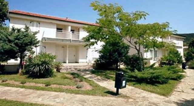 Villen Corinthia-Baska, Забронировать Отель Отели Башки 3 звезды, 3*