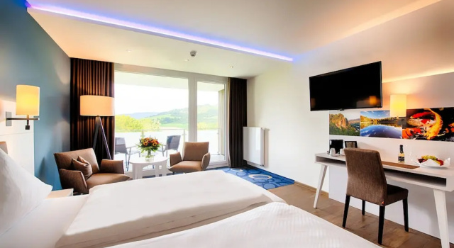 Двухместный номер Deluxe с балконом и с видом на озеро Seehotel am Stausee 4 Sterne Superior