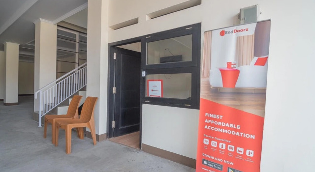 RedDoorz Plus @ Kesambi Street Cirebon, Брондау Қонақ үй West Cirebon West Java