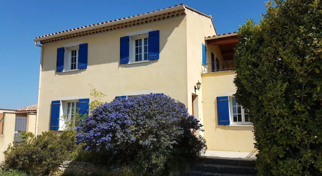 House With 3 Bedrooms in Saint-pierre-de-vassols, With Private Pool, E