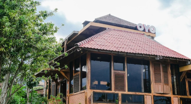 OYO 774 Villa 007 Sengkaling, Брондау Вилла Malang қаласындағы виллалар, Вилла