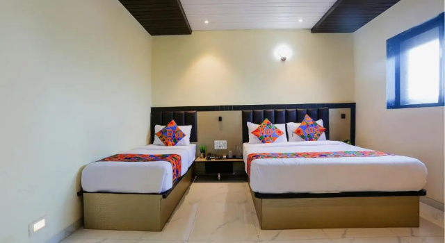 FabHotel Prime Land - Nr BKC, Забронировать Отель Мумбай Mumbai Region, рядом с Район трущоб Дхарави
