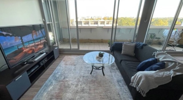 Spacious One Bedroom Apartment- With Large Balcony, Забронировать Апартаменты/квартира Сидней Sydney Region