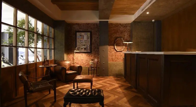 Кровать в общем номере Roots Chew Hotel