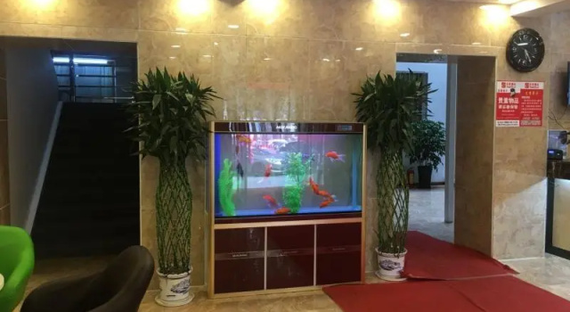 Shell Golmud Underground Pedestrian Street, Rezerwuj Hotel Hotele w Qinghai z Parkingiem, Parking