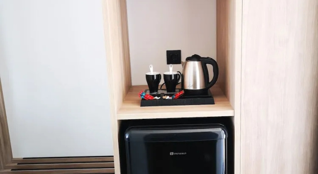 Люкс с видом на бассейн Zoes Hotel & Suites