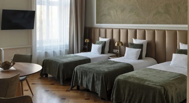 Трёхместные апартаменты с видом на парк Harmonia Palace - Luxury Apartments