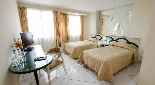 Apart Hotel Kennedy, Забронировать Апарт-отель Отели Гуаякиль 5 звезд, 5*