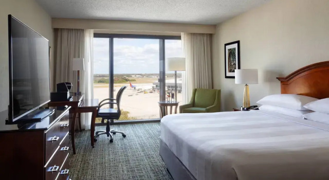 Номер Standard Tampa Airport Marriott