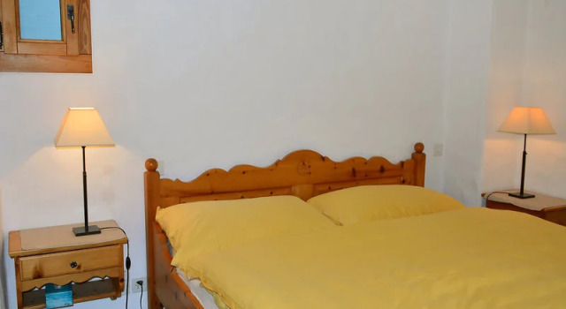 Chesa Trais Dschembras - Two Bedroom, Забронировать Отель Бизнес-отели Санкт-Морица, 4* 5*