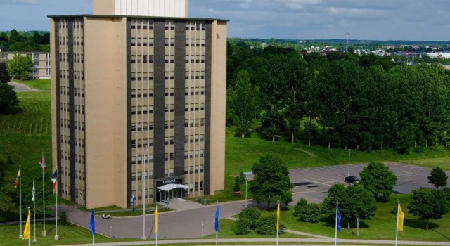 Backpacker College @ University of Moncton, Забронировать Хостел Хостелы Монктон, рядом с Стадион «Монктон», Хостел