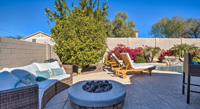 Close to Hikes! Snowbird Oasis w/ Pool in Estrella, 予約 バケーションホーム グッドイヤー スコッツデール