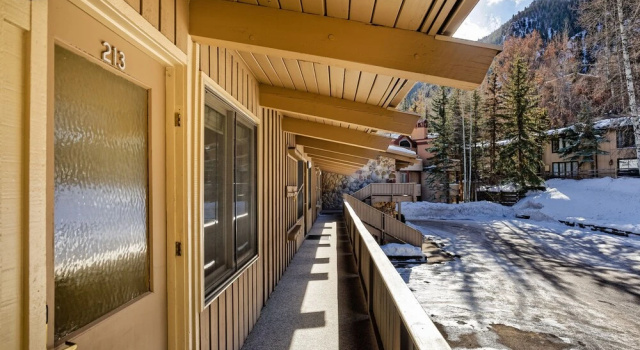 Comfortable & Modern 2 Bedroom Apartments - Right on the Slopes!, Забронировать Апартаменты/квартира Апартаменты Горнолыжного курорта Аспен-Сноумас, Апартаменты/квартира