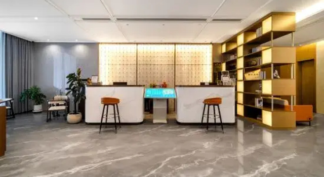 Ezzi Hotel