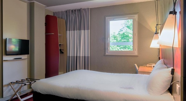 Трёхместный номер Standard ibis Montauban