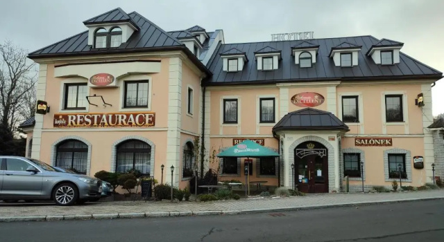 Hotel Bohemia Excellent, Забронировать Отель Отели Czech central mountains с завтраком, Завтраки