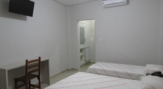 Hotel Salomão - Próximo a 25 de Março, Bom Retiro, Brás e Rua Santa Efigênia, a 2 minutos do Mirante Sampa Sky e pista de Skate Anhangabaú, Забронировать Отель Отели Сан-Паулу с парковкой, Парковка