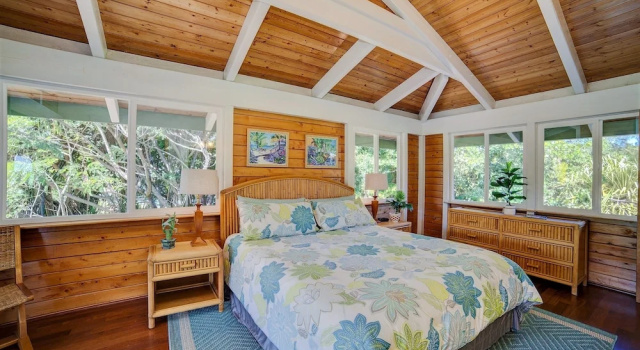 Hale Ki'i Maka Manu 4 Bedroom Home by RedAwning