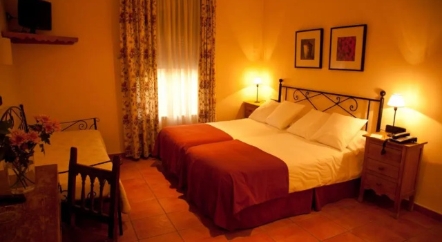 Четырёхместный номер Standard Hotel Alfonso IX