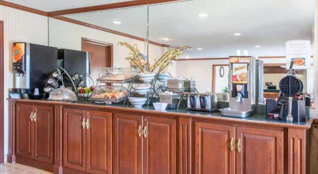 Двухместный номер Standard Baymont by Wyndham Detroit/Roseville