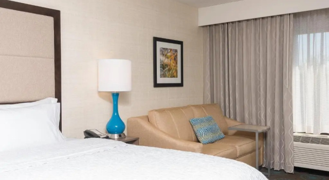 Студия Hampton Inn Bloomington