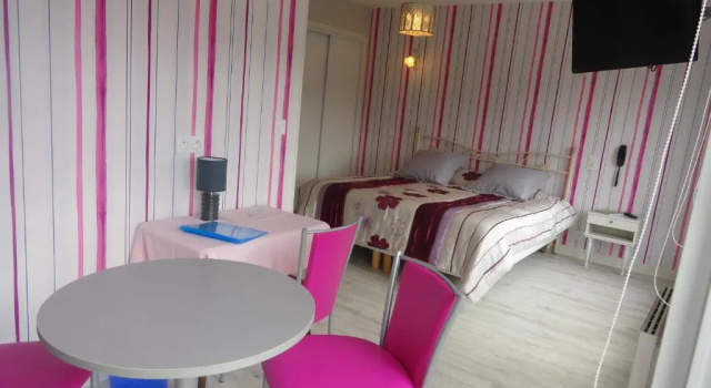 Номер Standard Logis Hôtel Le Beau Site