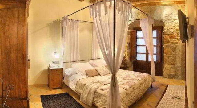 Cal Rotes, Varaa Hotelli La Noguera hotellit, joissa on uima-allas, Uima-allas
