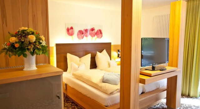 Hotel und Appartementhof Waldeck, Забронировать Отель Отели Бад-Петерсталь-Грисбах 4 звезды, 4*