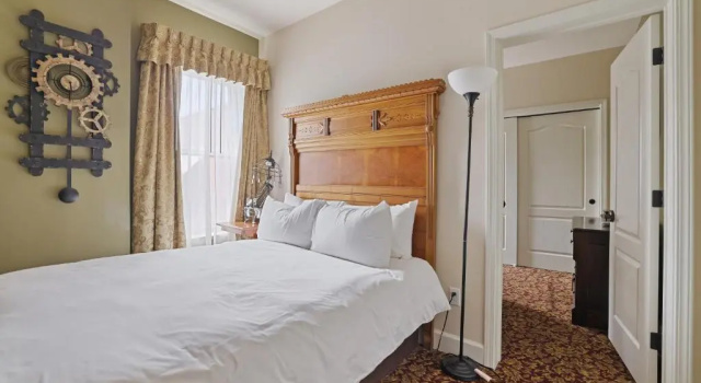 Двухместный номер Standard National Hotel Jackson, Tapestry Collection by Hilton