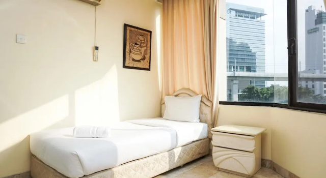 2BR with Pool View at Beverly Tower Apartment, Đặt Căn hộ Cilandak 