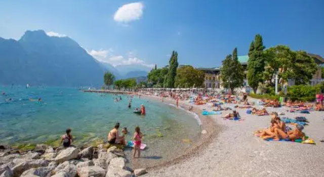 Garda Thermae Village, Забронировать Апарт-отель Отели Alto Garda e Ledro с парковкой, Парковка