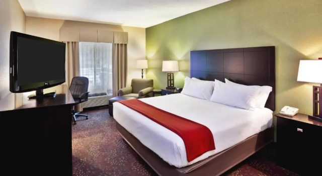 Номер Standard Holiday Inn Express Hotel & Suites Woodhaven by IHG