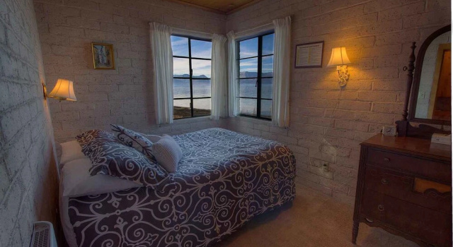 The Lake Front House at Tahoe Meadows by RedAwning, Забронировать Отель Отели Саут-Лейк-Тахо 4 звезды, рядом с Bijou Golf Course, 4*