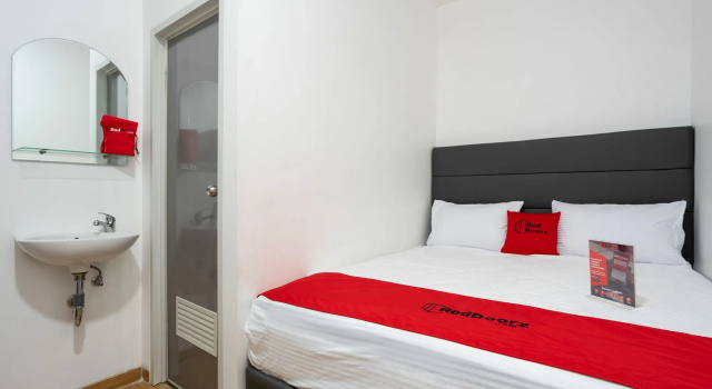 RedDoorz Plus @ Danau Sunter Utara